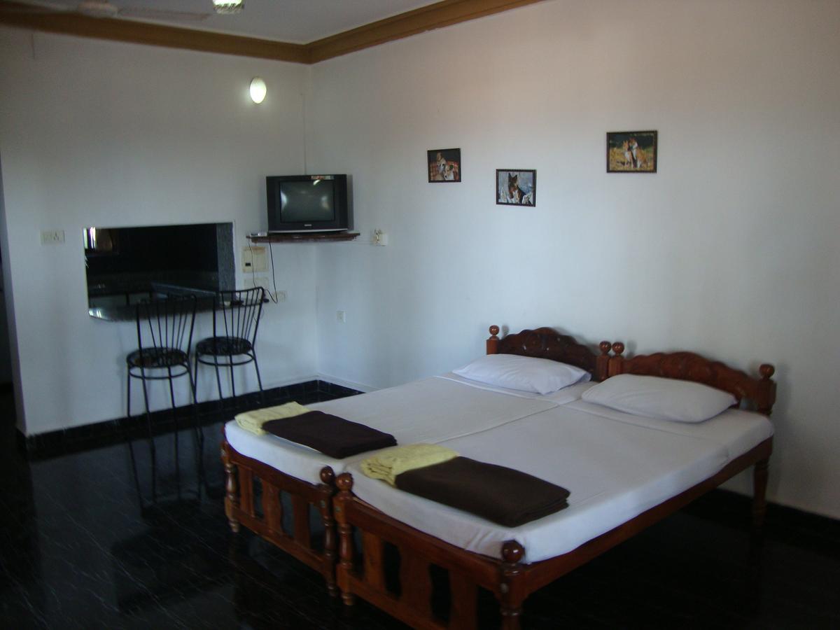 Leon Hide Out Guest House Vāsco Da Gāma Екстериор снимка