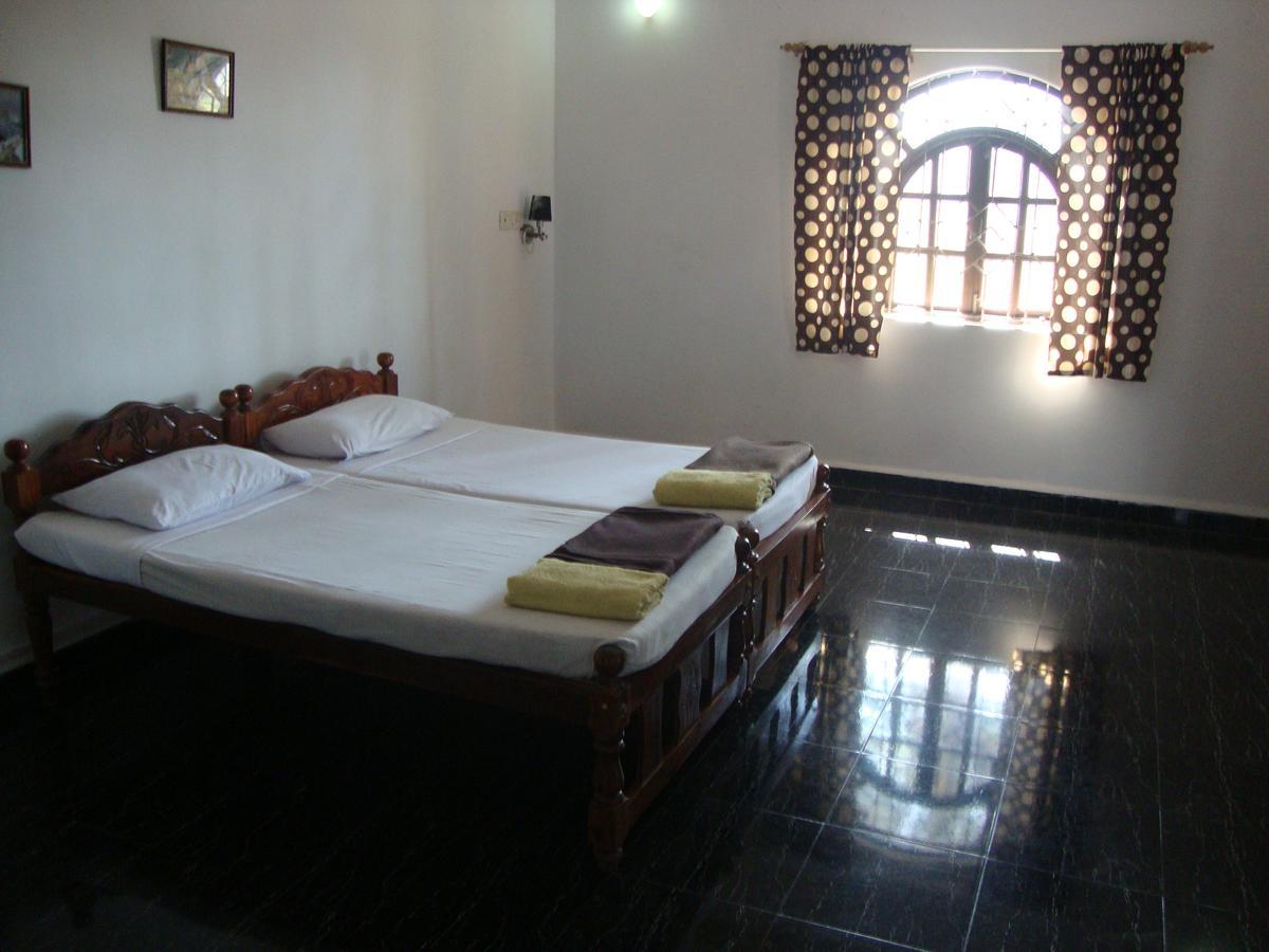 Leon Hide Out Guest House Vāsco Da Gāma Екстериор снимка