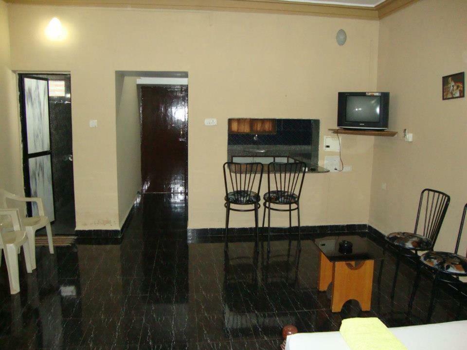 Leon Hide Out Guest House Vāsco Da Gāma Екстериор снимка